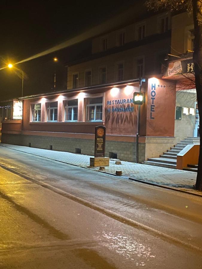 Hotel V Pivovare Davle Экстерьер фото